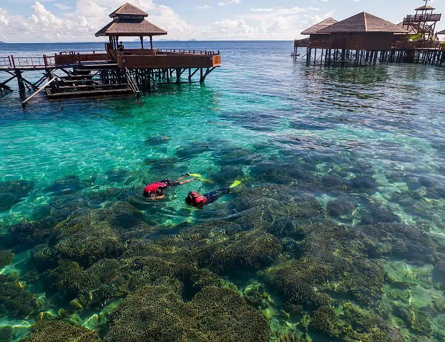 Snorkeling Mabul Island